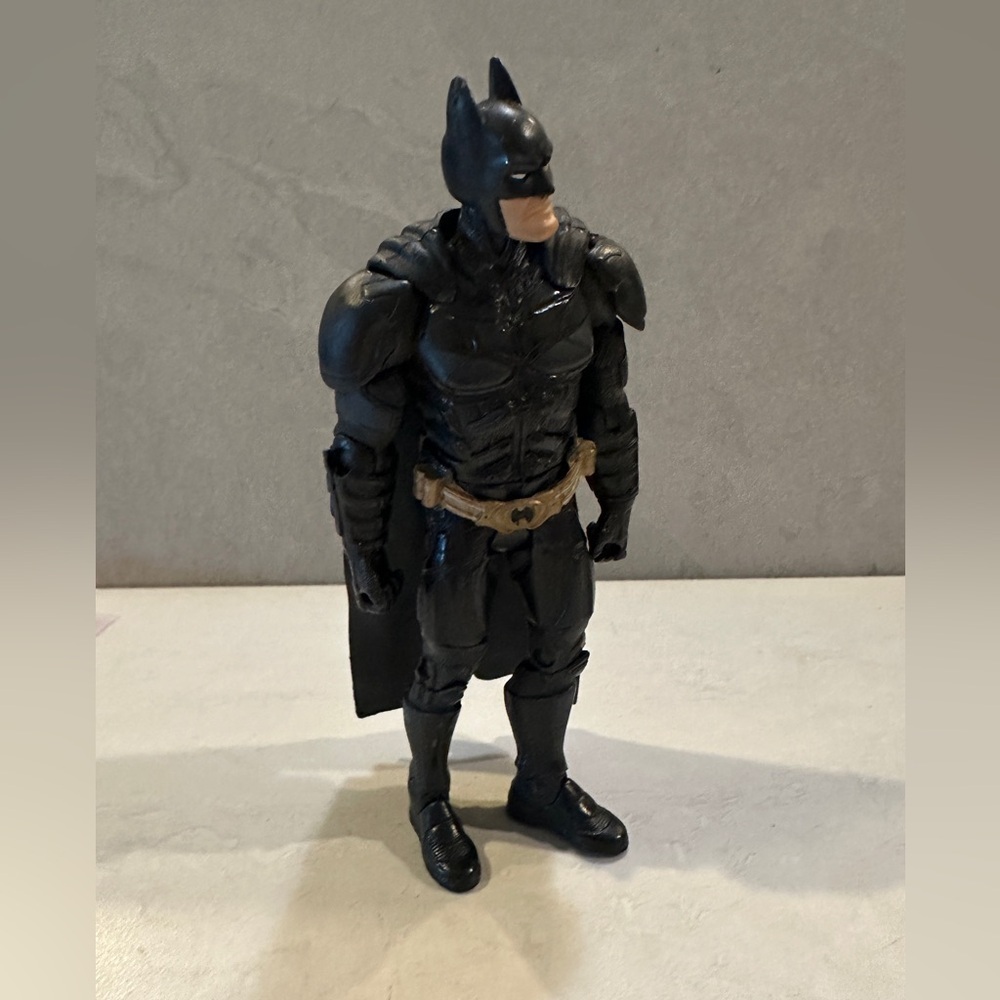 Mattel THE DARK KNIGHT RISES BATMAN 6" FIGURE 2011 DC Comics